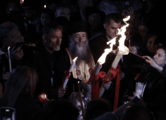 Με κατάνυξη γιορτάστηκε η Ανάσταση σε όλη την Ελλάδα – ΦΩΤΟ
