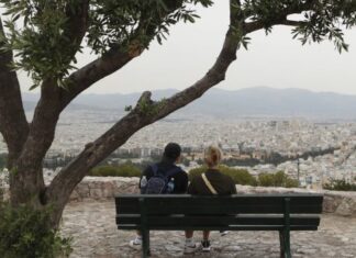 Καιρός: Ξεπέρασε τους 37 °C η θερμοκρασία στη νότια Ελλάδα – Οι περιοχές με τις μέγιστες θερμοκρασίες