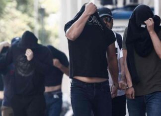 Λάρισα: Επίθεση χούλιγκαν σε θαμώνες καφετέριας
