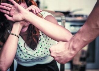 Εύβοια: Συνελήφθη άνδρας που ξυλοκόπησε άγρια τη σύζυγό του έπειτα από καυγά