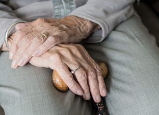 Πελλα: Θύμα τηλεφωνικής απάτης ηλικιωμένη – Της απέσπασαν 1.000 ευρώ και κοσμήματα αξίας 5.000 ευρώ