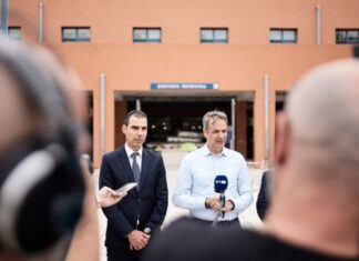 Εργαζόμενοι στο νοσοκομείο «Αττικόν»: Ο πρωθυπουργός ήρθε σαν τον κλέφτη – Την επίσκεψη έμαθαν μόνο λίγοι
