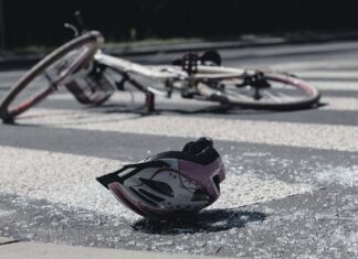 Λάρισα: Αυτοκίνητο παρέσυρε ποδηλάτη