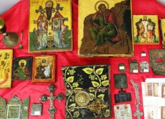 Τρεις συλλήψεις για αρχαιοκαπηλία – Έκρυβαν εικόνες Αγίων, ιερά αντικείμενα και αρχαία νομίσματα