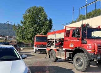 Ασυνείδητοι: Έβαλαν φωτιά έξω από Πολιτιστικό Κέντρο που αναβαθμίζεται! (ΦΩΤΟ)