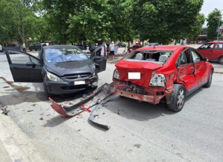 Στο Πανεπιστημιακό δύο νεαρά άτομα μετά από καραμπόλα στον Αμπελώνα (φωτο)