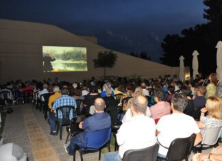 Cine-ραντεβού ξανά στον κήπο του Διαχρονικού Μουσείου Λάρισας με την ταινία «Οι Αταίριαστοι» του David Charhon