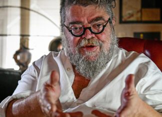 Με Σταμάτη Κραουνάκη ρίχνει αυλαία σήμερα το Φεστιβάλ Πηνειού