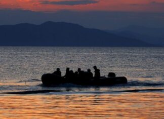 Γαύδος: Επιχείρηση διάσωσης μεταναστών – Μεταφέρθηκαν στο λιμάνι των Σφακίων