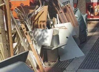 Θεσσαλονίκη: Πλήρωσε ακριβά την ανακαίνιση – 500 ευρώ πρόστιμο για τα ογκώδη σκουπίδια στην άκρη του δρόμου