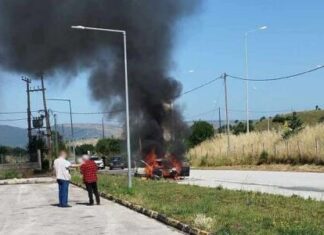 Ιωάννινα: Από θαύμα σώθηκε οδηγός – Το αυτοκίνητο του έπιασε φωτιά εν κινήσει