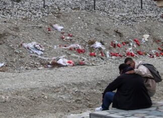 Τέμπη: Αίτημα άρσης ασυλίας πολιτικών από συγγενείς των θυμάτων