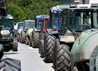 Αγρότες: Αποκλεισμοί δρόμων από σήμερα και συλλαλητήρια σε Λάρισα και Καρδίτσα