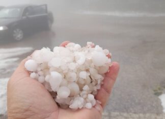 Χαλάζι: Πώς εξηγείται η σφοδρή χαλαζόπτωση μέσα στο καλοκαίρι – «Άσπρισαν» χωριά σε Τρίκαλα, Καρδίτσα,Φθιώτιδα