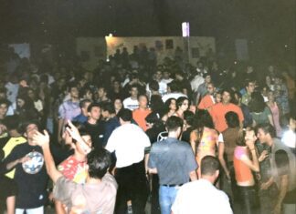 Όταν στη Λάρισα διοργανωνονταν υπαίθρια πάρτι με 3000 άτομα -σε drive-in στο Μελισσοχώρι (ΦΩΤΟ)