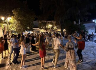Χαμός έγινε στο πανηγύρι στην Τσαριτσάνη Ελασσόνας – Γλέντησαν μέχρι το πρωί (ΦΩΤΟ)
