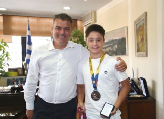Με τον νεαρό Λαρισαίο πρωταθλητή της πάλης, Αριστείδη Ζήδρο, συναντήθηκε ο Θανάσης Μαμάκος