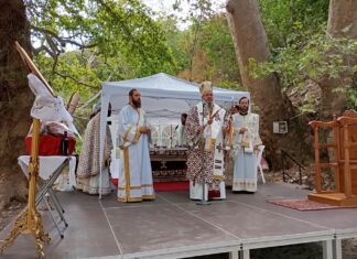 Θεία Λειτουργία στην Αγία Παρασκευή στα Τέμπη – Για τρία θαυμαστά περιστατικά στις πλημμύρες μίλησε ο Ιερώνυμος – ΦΩΤΟ