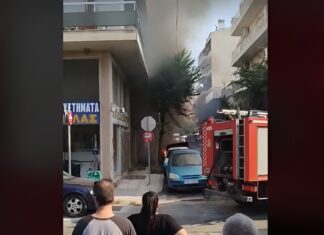 Τρόμος με το αυτοκίνητο και τις φλόγες που ξεπηδούσαν στο κέντρο της Λάρισας (video)