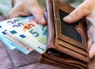 Τύρναβος: Κουνιάδα έκλεψε 21.400 ευρώ από το γαμπρό της!
