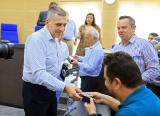 Τιμητικές πλακέτες στους κτηνιάτρους για την προσφορά τους στη μάχη κατά της πανώλης στη Θεσσαλία