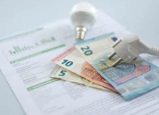 Λάρισα: Ανάστατοι αγρότες και επαγγελματίες-Τους έρχονται λογαριασμοί επιστροφής της επιδότησης ρεύματος (videο)