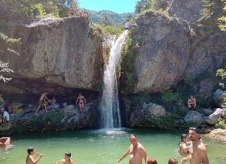 Το μυθικό ρέμα του Ολύμπου με τους χιλιάδες επισκέπτες (ΦΩΤΟ)