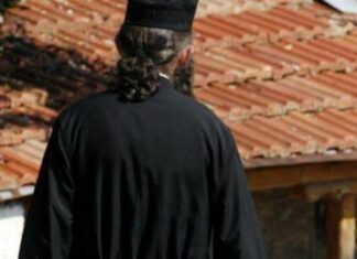 Λάρισα: Μήνυση στον παπά επειδή δεν καταδεφίστηκε σεισμόπληκτη εκκλησία