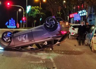 Τούμπαρε αυτοκίνητο στην Λάρισα και τραυματίστηκε ο οδηγός