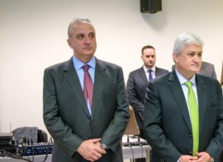 Ιστορική αλλαγή στα “Ελληνικά Γαλακτοκομεία”. Παρέδωσαν στα παιδιά τους Τάκης και Μιχάλης Σαράντης