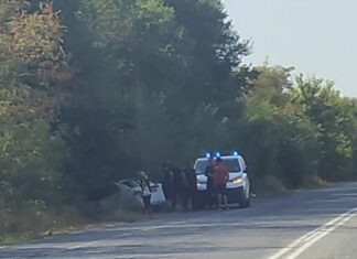 Τροχαίο έξω από τη Λάρισα: Έχασε τον έλεγχο κι έπεσε σε χαντάκι!