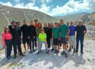 Ανέβηκαν στον Όλυμπο και καθάρισαν μονοπάτι (ΦΩΤΟ)