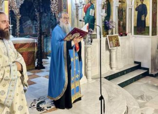 Στην παράκληση της Παναγίας στον Ιερό Ναό Αγίων Κωνσταντίνου και Ελένης Λαρίσης ο Μητροπολίτης Ιερώνυμος