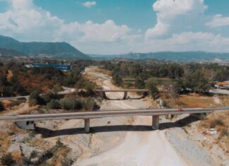 «Στέγνωσε» ο Πηνειός: Πρωτοφανείς συνθήκες λειψυδρίας – Βίντεο από ψηλά αποτυπώνει το κρίσιμο της κατάστασης