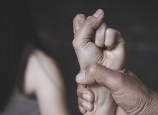 51χρονος ξυλοκόπησε τη μητέρα του