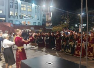 Μουσική πανδαισία με τραγούδια του γάμου στο 14ο Φεστιβάλ Παραδοσιακών Χορών στα Φάρσαλα