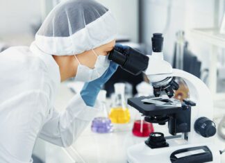 Χαράτσι των μικροβιολόγων στους ασφαλισμένους της Λάρισας