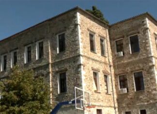 Λάρισα: Ανήσυχοι οι μαθητές και οι γονείς για ιστορικό σχολείο