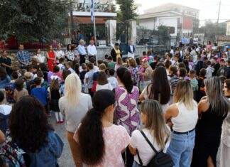 Αγιασμός στα σχολεία της Αγιάς