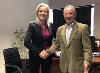 Η Ρένα Καραλαριώτου «αποχαιρέτα» τον φίλο της Δημήτρη Γεωργάκη: «Αισθάνομαι συντετριμμένη…»