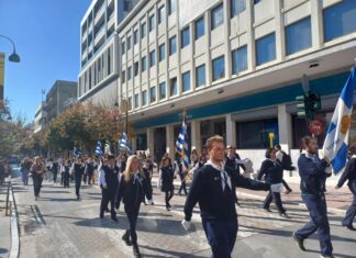 Με λαμπρότητα η Λάρισα τιμά την 80η επέτειο απελευθέρωσης της από τη Γερμανική κατοχή (ΦΩΤΟ)