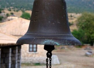 Εκκλησίες: Απόφαση απαγόρευσε να χτυπούν οι καμπάνες τις ώρες κοινής ησυχίας – Θα «πέφτει» πρόστιμο ανά χτύπο