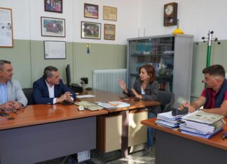Επίσκεψη Κουρέτα στο ιστορικό σχολείο Τσαριτσάνης