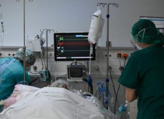 Πάτρα: Στη ΜΕΘ η μαθήτρια που κόλλησε μηνιγγίτιδα – Τι είναι και πώς μεταδίδεται