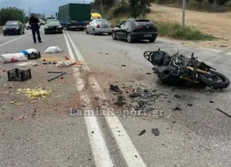 Τραγωδία έξω από τη Λαμία – Μηχανή συγκρούστηκε με αγροτικό, νεκρός ο αναβάτης