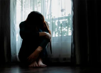 Σoκ: Βίασε την 7 ημερών κόρη του και την κακοποinσε μέχρι θαvάτoυ