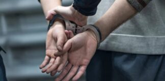 Σύλληψη στην Αγιά – Παιδί οδηγούσε μηχανή χωρίς δίπλωμα και πινακίδες