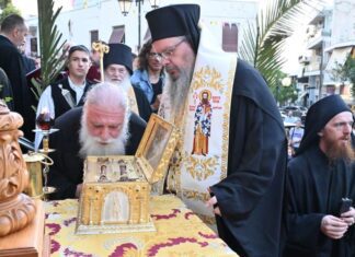 Στην Πανηγυρική Υποδοχή του Ιερού Λειψάνου του Αγίου Ιωσήφ του Ησυχαστή ο Μητροπολίτης Λάρισας Ιερώνυμος (φωτο)