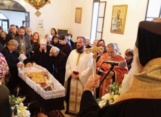Σε κλίμα βαθιάς θλίψης η κηδεία του ιερέα σε χωριό της Λάρισας – ΦΩΤΟ