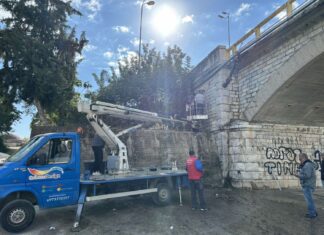 Ξεκίνησαν εργασίες κατασκευής παράκαμψης του αγωγού ύδρευσης στην παλιά γέφυρα Τυρνάβου – ΦΩΤΟ